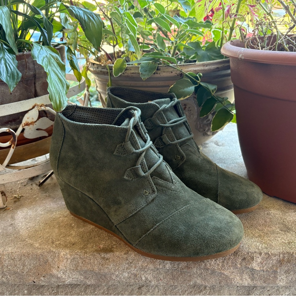 Toms Olive Suede Women's Wedge Boots